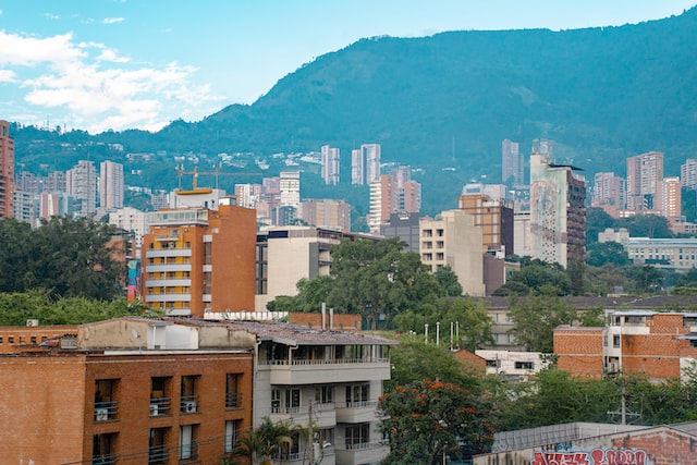 invertir en vivienda en Colombia